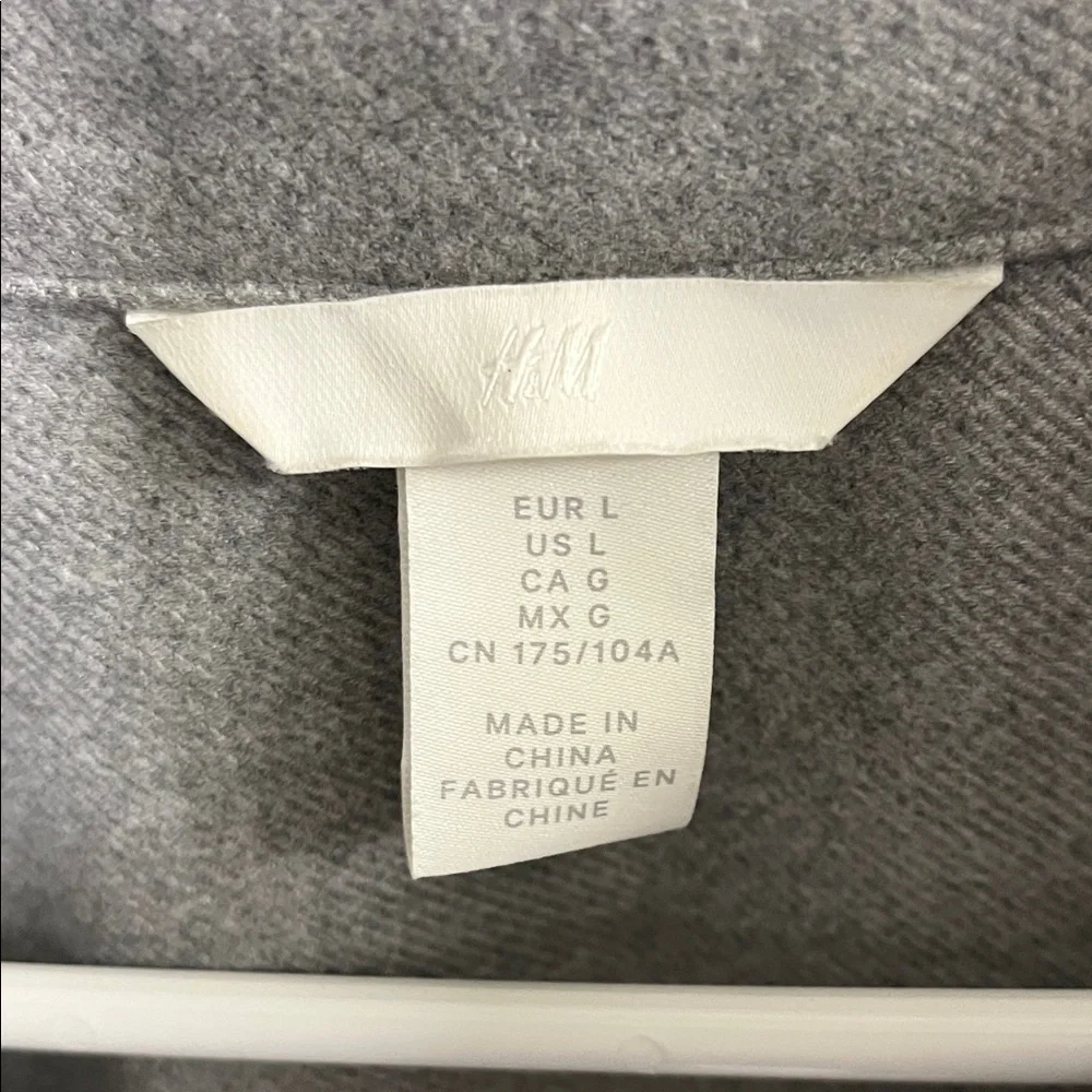 H&M Gray Button-Up Shacket - Picture 2 of 11